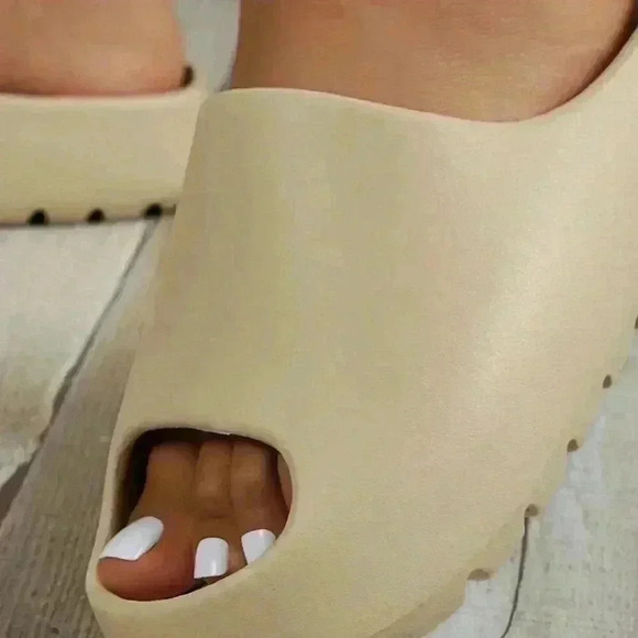 Khaki Casual Women's Anti-Slip Slippers - Picture 6 of 7